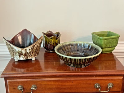 Lot of 4 ~ Vintage MCM Pottery Planters ~ Hull, Haeger, More ~ Excellent - Image 1 of 4
