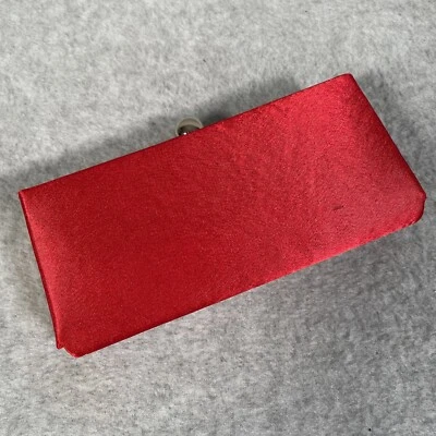 Bolso sin asas para mujer Bijoux Terner rojo satinado con correa y cierre tono plateado CHIC Foto 1 de 4