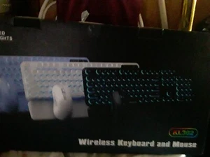 DZ Electronic Tech Wireless Keyboard 7 colored backlights KL 302 - Picture 1 of 2