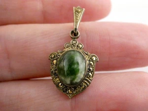 Colgante Vintage Theda Plata de Ley Dorada Nefrita Verde Jade y Marcasita 925 - Imagen 1 de 13