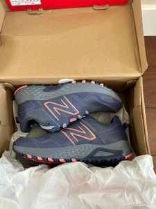 BNIB New Balance 410 V8 Trail Running Women's shoes , WT410CJ8, Blue/Red, 8.5M - Picture 1 of 8
