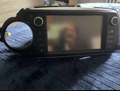 AUTORADIO TOYOTA YARIS (2014 - 2017) 86140-0D320 SCHERMO RADIO TOUCH - Immagine 1 di 4