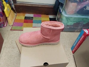 Nueva en caja Ugg Mujer Clásicas Mini Botas CYPT Peach 11 - Imagen 1 de 4