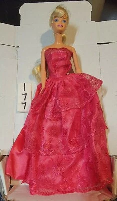 Mattel кукла Barbie винтажное платье 1990-х ручной работы или другой дуб - Изображение 1 из 4