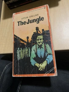 The Jungle by Upton Sinclair ~ Vintage 1960's Classic Paperback Novel Book - Bild 1 von 2