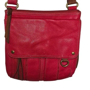 Bolso Bandolera Fossil Morgan Traveler Cuero Guijarro Piel de Vaca Plegable en Rojo - Imagen 1 de 12