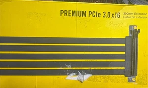 CORSAIR Premium PCIe 3.0 x16 Extension Cable 300mm - Picture 1 of 6