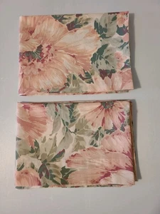 2 Stück Vintage Springmaid Ginelle Kissenbezüge Abstrakt Blumen Rosa Standard 20x29 - Bild 1 von 4
