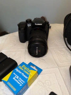 Panasonic LUMIX DMC-GH4 Camera with lumix 35-100mm lens  - Image 1 of 4