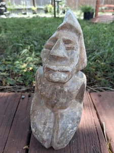 Antico manufatto in pietra intagliata a mano uomo inginocchiato effigie RARO - Foto 1 di 14