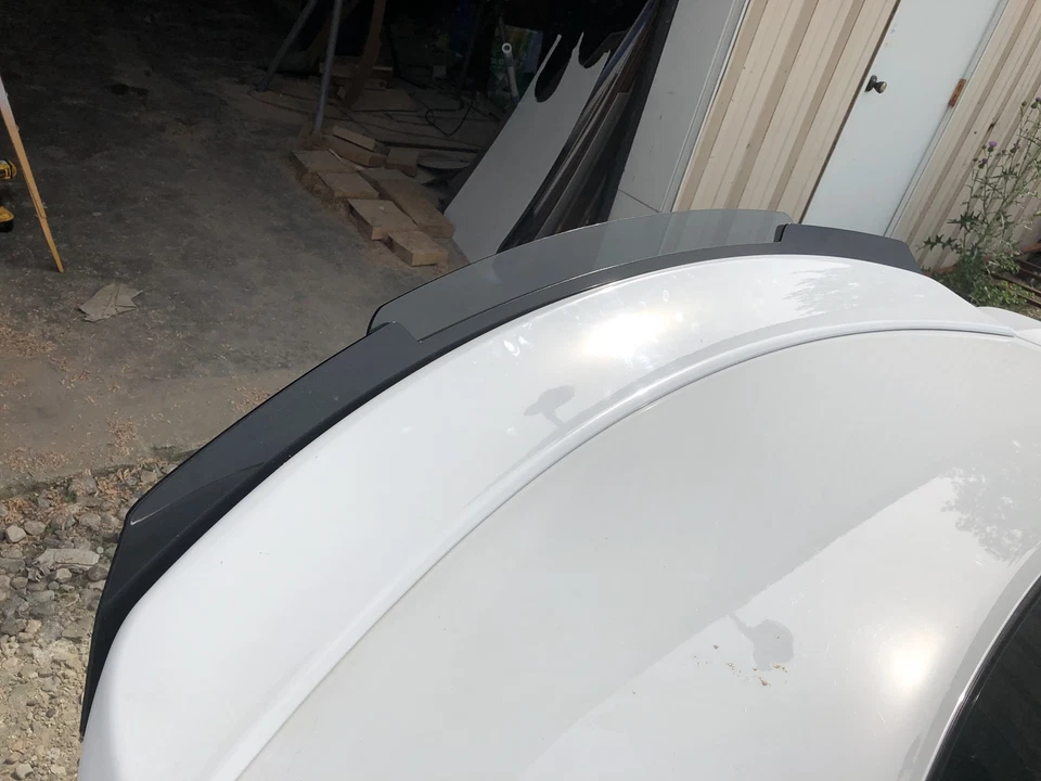 Alerón trasero de mimbre PSDesigns 2 piezas para Chrysler 300S 2011+ Foto 1 de 4