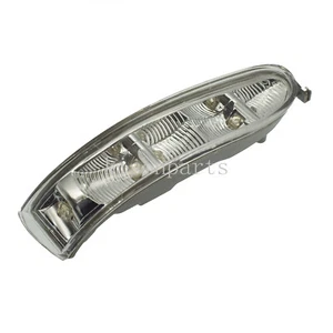 Specchietto retrovisore frecce lato guida per Mercedes-Benz W209 CLK classe 2308200721 - Foto 1 di 9