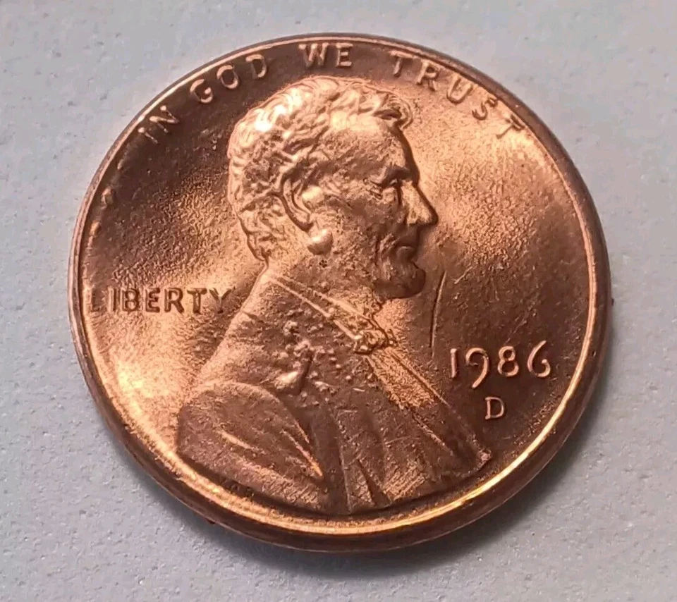 Uncirculated 1986 D Rare Beautiful Unique Error Coin Lincoln Memorial Cent - Image 1 of 4