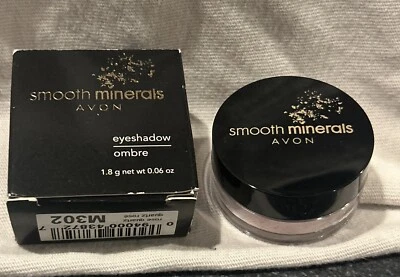Avon Smooth Minerals Eyeshadow Ombre 0.06 oz / 1.8 g M302 New In Box NOS - Image 1 of 4