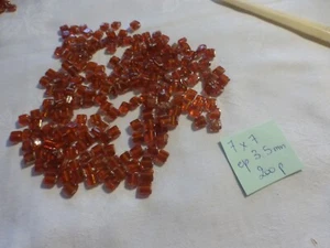 perle vintage ancienne , lot de 200 perle en verre rouge carré plat - Imagen 1 de 4