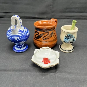 Lotto di (4) tazze, ciotole, teiere in miniatura in ceramica - Foto 1 di 6
