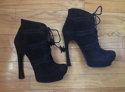 Botas con cordones de gamuza vintage Yves Saint Laurent Lynn años 90 Foto 1 de 4