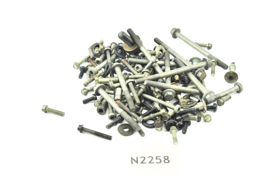 Triumph TT 600 - Tornillos de motor N2258 Foto 1 de 1