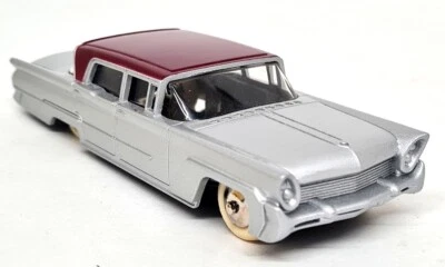 Coche modelo fundido a presión Atlas Dinky Toys 532 Lincoln Premiere plateado/rojo Foto 1 de 4