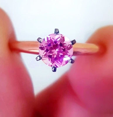 Anillo de oro rosa macizo de 14K con zafiro rosa natural. Pink Diamond Alternative Foto 1 de 4