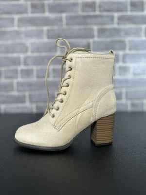 Женские ботильоны Journee Collection Baylor из искусственной замши на каблуке размер 7 цвет кость - Изображение 1 из 4