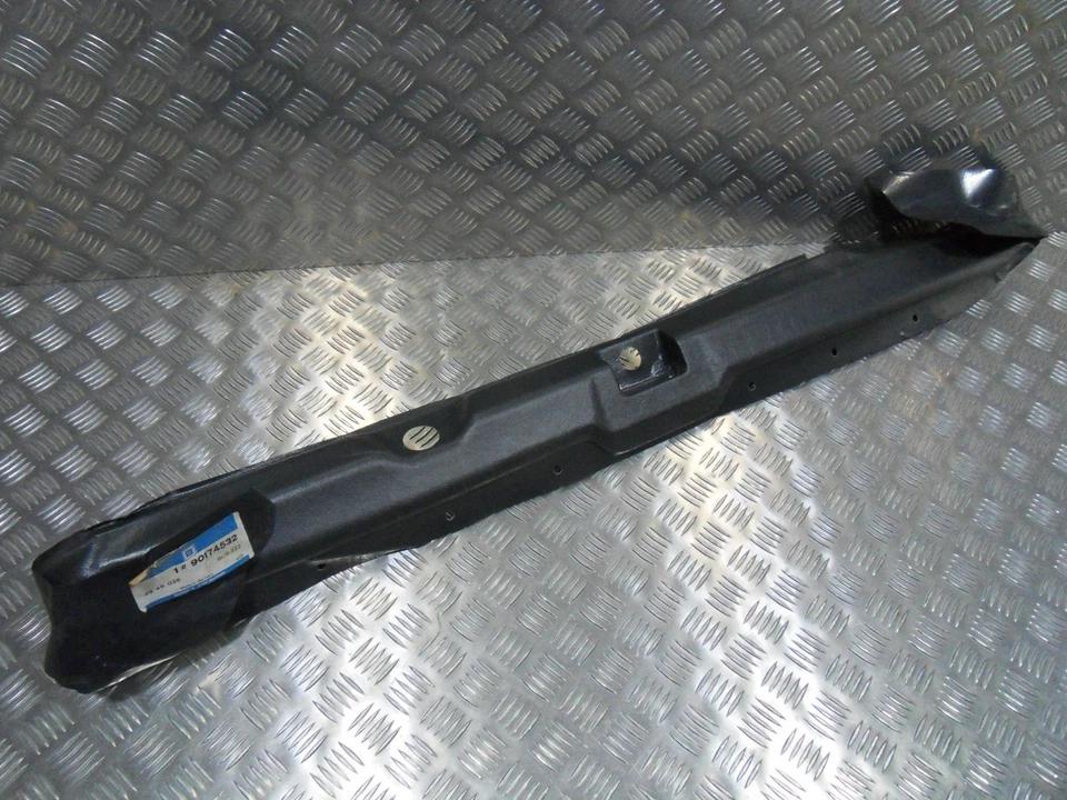 OEM Vauxhall Cavalier Mk2 Hatchback panel interior trasero moldura 1982 a 1988 Nuevo de Lote Antiguo - Imagen 1 de 4