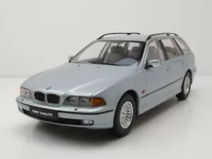 BMW 5er Touring Kombi E39 1998 silber Modellauto 1:18 Triple9 - Bild 1 von 9