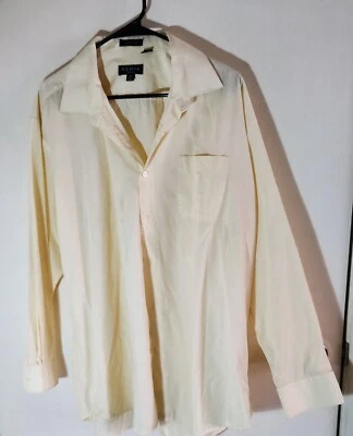 Camisa de vestir Versa para hombre talla 17-17,5 34/35 amarillo claro. Manga larga. Botón arriba. Foto 1 de 4