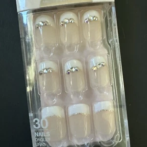 NEW Dashing Diva Magic Press On Medium Length White French Tip Timeless Jewels - Picture 1 of 5