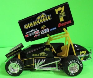 JEFF SWINDELL GOLD EAGLE 1995 1/24 azione pressofusa auto sprint senza scatola - Foto 1 di 5