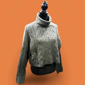 Grauer Grobstrick Rollkragenpullover mit Zopfmuster Oversize kuschelig adrett Medium - Bild 1 von 8