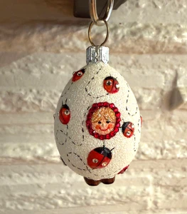 RARO 2008 Patricia Breen Uovo di Pasqua Maschera Coccinelle 2,25" Ornamento Pasqua - Foto 1 di 2