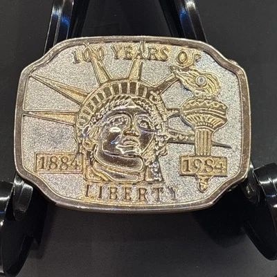 Statue of LIBERTY  Belt Buckle GOLD AND SILVER Star W DIAMOND CHIP IN TORCH - Image 1 of 4