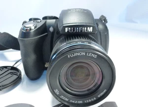 Fuji FinePix D-SLR style HS10 Bridge Camera 24-720mm 30x Lens  + filter tested - Picture 1 of 3
