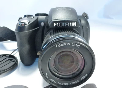Fuji FinePix D-SLR style HS10 Bridge Camera 24-720mm 30x Lens  + filter tested - Image 1 of 3