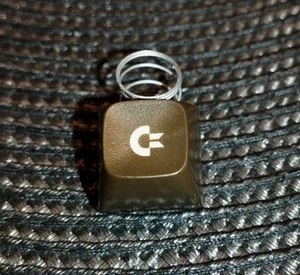 Commodore Logo C64 Replacement Dark Brown Keyboard Key Cap with spring - Picture 1 of 3
