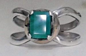 Anillo de plata de ley y esmeralda natural de 1 ct - Imagen 1 de 5