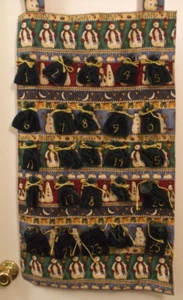 Calendario de tela de Adviento hecho a mano 32 1/2" x 18 1/2" - Imagen 1 de 6