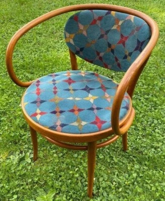 Thonet 210 P/Designklassiker/Bugholzstuhl/Original/Stoffpolsterung/Cafehaus      - Bild 1 von 2
