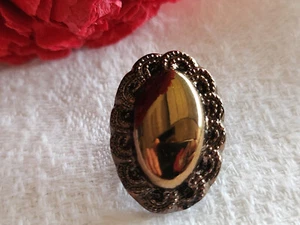 Bouton ancien en verre ovale pourtour dentelle marron 1,6 sur 2,2 cm G7B - Foto 1 di 4