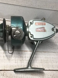 Vintage Heddon 220-R Open Spinning Fishing Reel Free Shipping - Picture 1 of 5