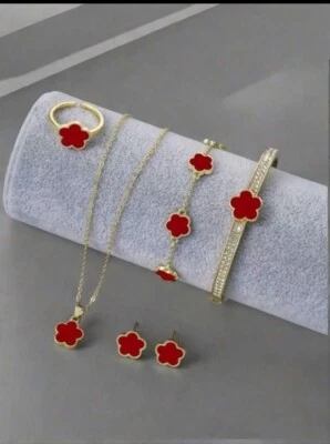 Conjunto de joyas de oro con flor de trébol de la suerte roja: collar, 2 pulseras, anillo, pendientes Foto 1 de 4