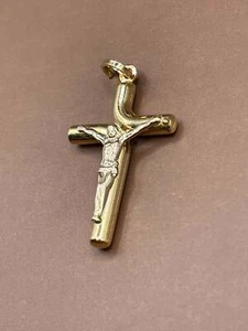 Colgante de cruz de oro real clásico de 18 k - Imagen 1 de 3
