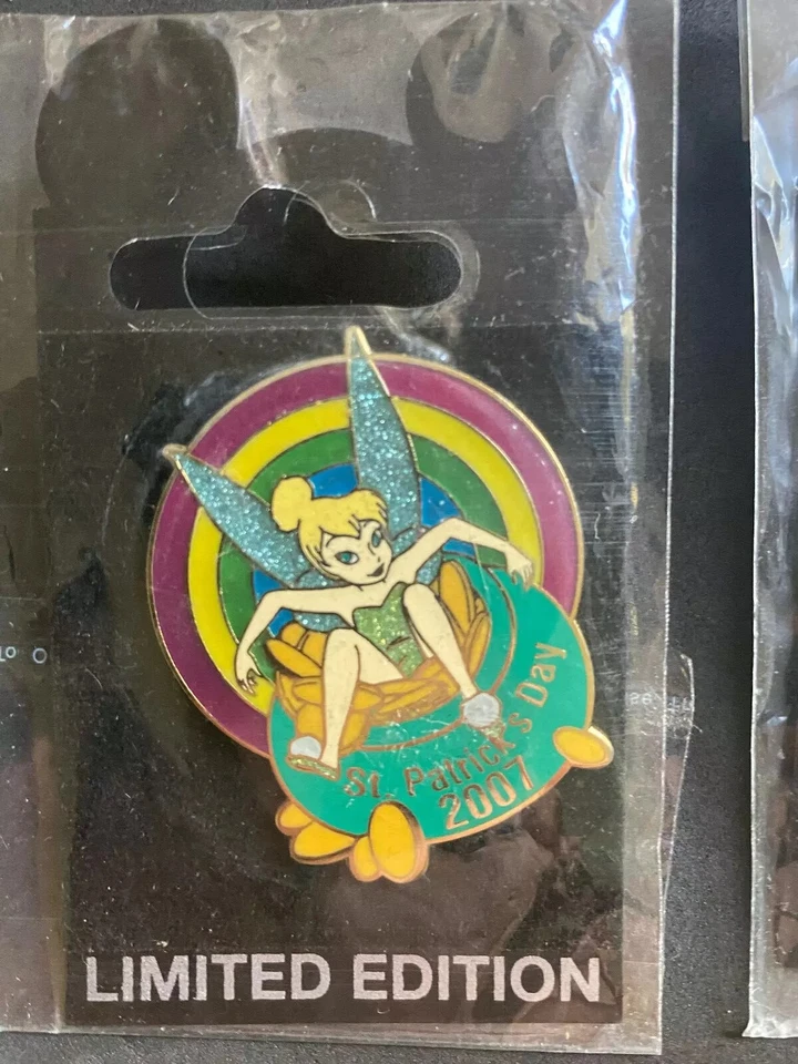 ANTIGUO PRENDEDOR LE300 Disney WDI Campanilla Irlandesa Día de San Patricio Olla de Oro Brillante Foto 1 de 1