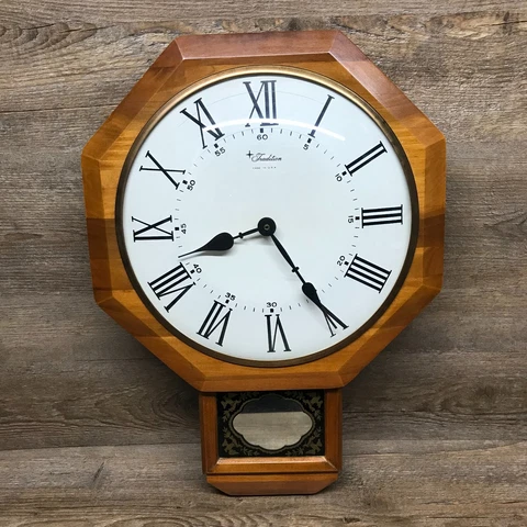 Vintage Tradition Glass Face Wall Clock Made In U.S.A. 12” Condition  Pre-Owned Cover