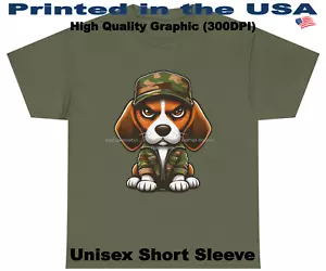 DigiPups American Foxhound perro enojado caza gorra chaqueta dibujos animados camiseta verde - Imagen 1 de 6