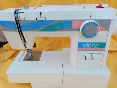 Máquina de coser ELNITA 255 BONITA Y NUEVA INSTRUCCIONES DE UN SOLO DUEÑO ACCESORIOS BONITA Foto 1 de 4