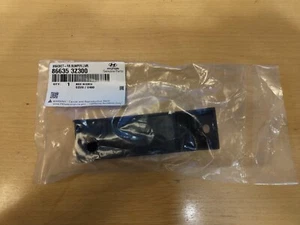 GENUINE HYUNDAI I40 BRACKET-RR BUMPER,LWR 866353Z300 - Picture 1 of 1