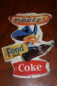 Yippee! Coca-Cola Coke geprägtes Blechschild - Flasche - "Lil Cowboy - Bild 1 von 2