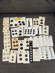 Vintage Buttons On Cards Lot Of 31 Blacks Browns, Whites, Creams, Tan, Grays NOS - Picture 1 of 6